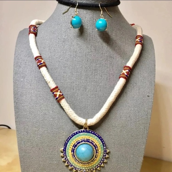Jewelry - 3/$25 ** White n blue round pendant n earrings set
